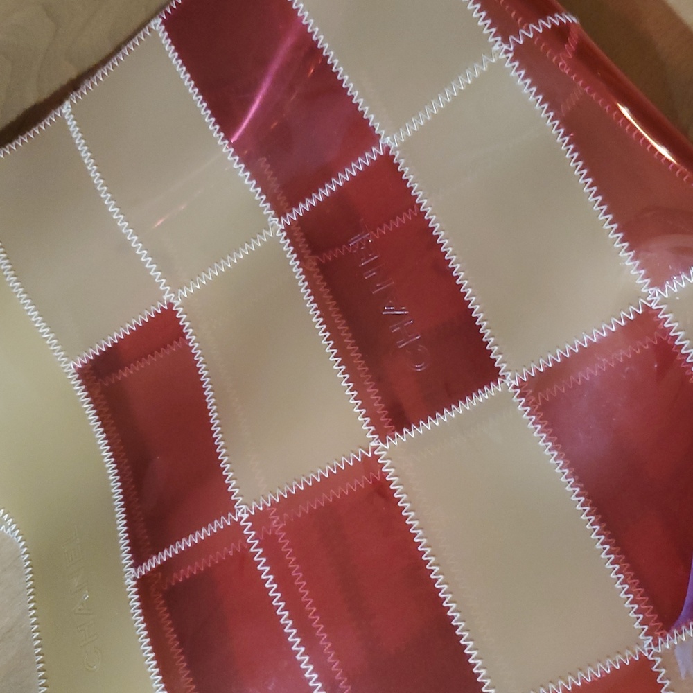 EUC Chanel Windowpane Tan & Raspberry Naked Bag